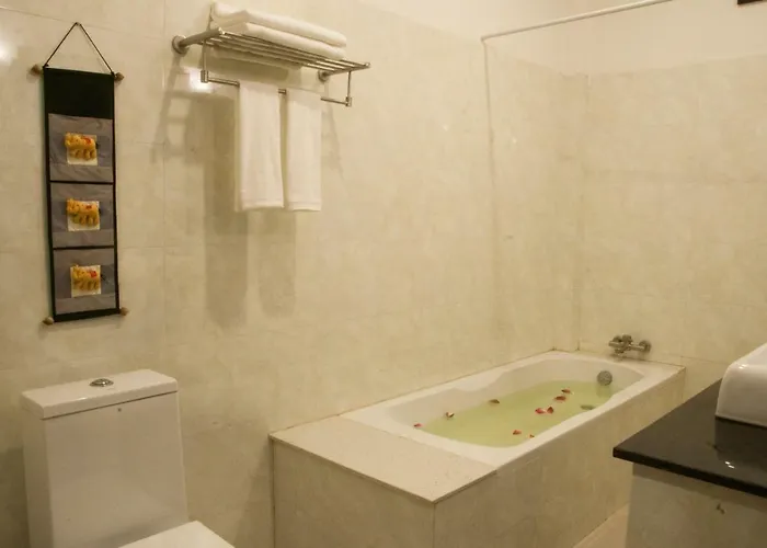 Zajazd Private Boutique With Pool, The Fin Angkor Boutique